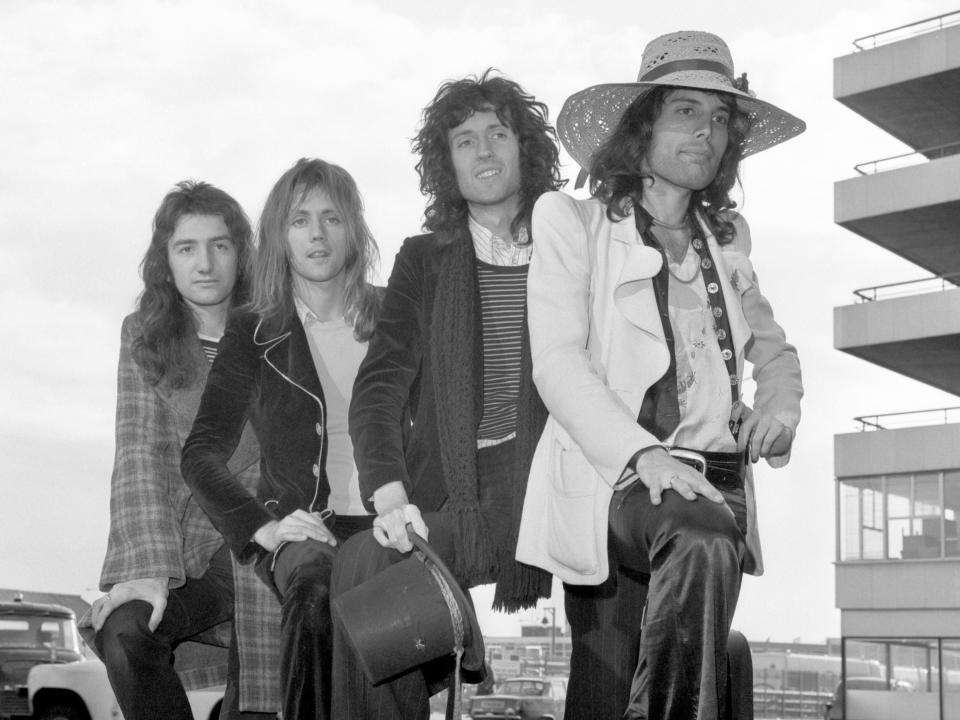 Queen band returns to London after Australia tour 1974
