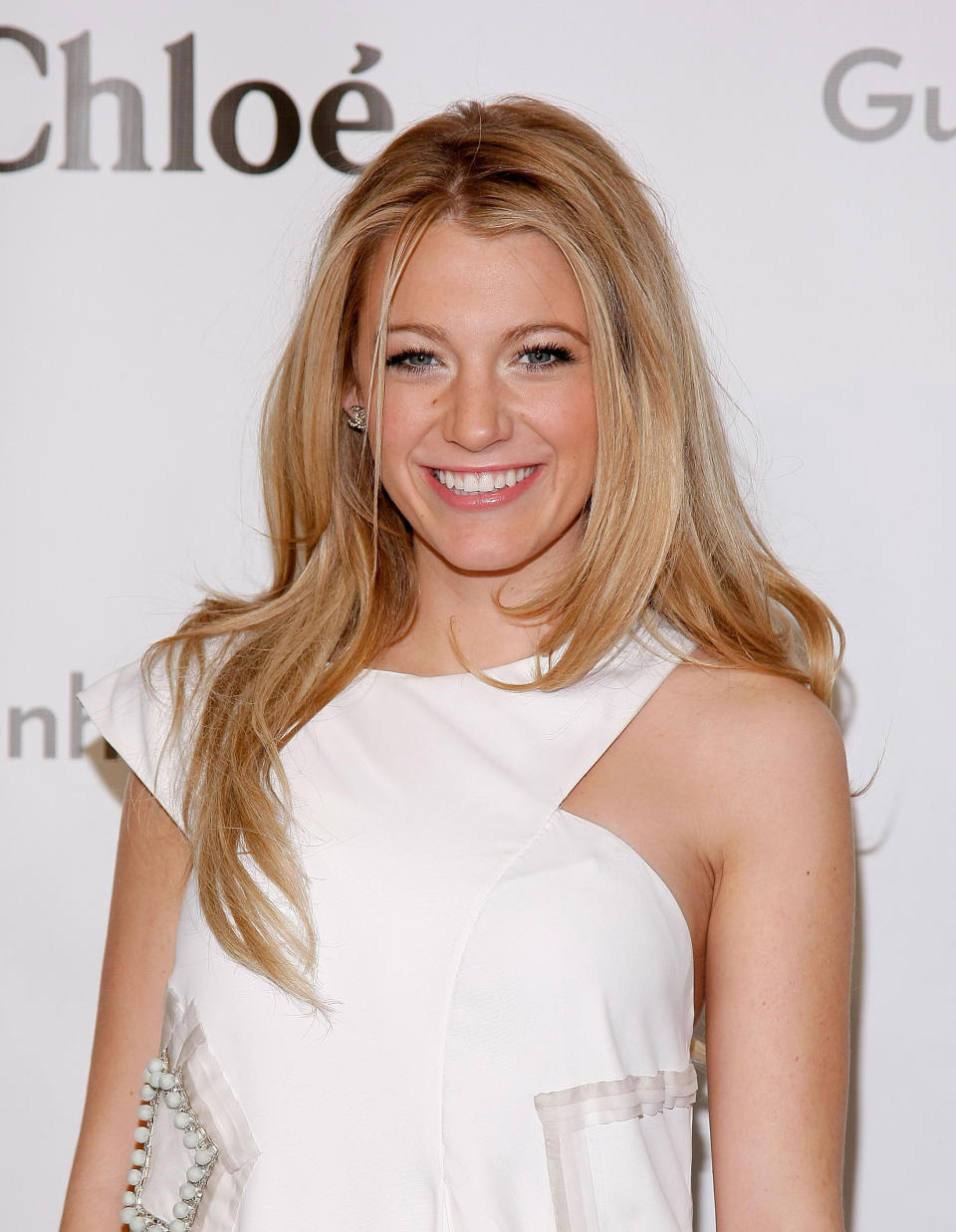 NEW YORK - DECEMBER 13:  Actress Blake Lively   arrives at The Annual Solomon R Guggenheim Young Collectors Council Art Show sponsered by Chloe at the Solomon R Guggenheim Museum on December 13, 2007 in New York City  (Photo by Jemal Countess/WireImage) 