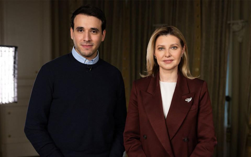 Im Rahmen seiner Ukraine-Reise sprach ZDF-"logo!"-Moderator Sherif Rizkallah mit Olena Selenska, der Ehefrau des ukrainischen Präsidenten Wolodymyr Selensky. (Bild: ZDF/Anton Kulakowskiy/Präsidialamt Ukraine )