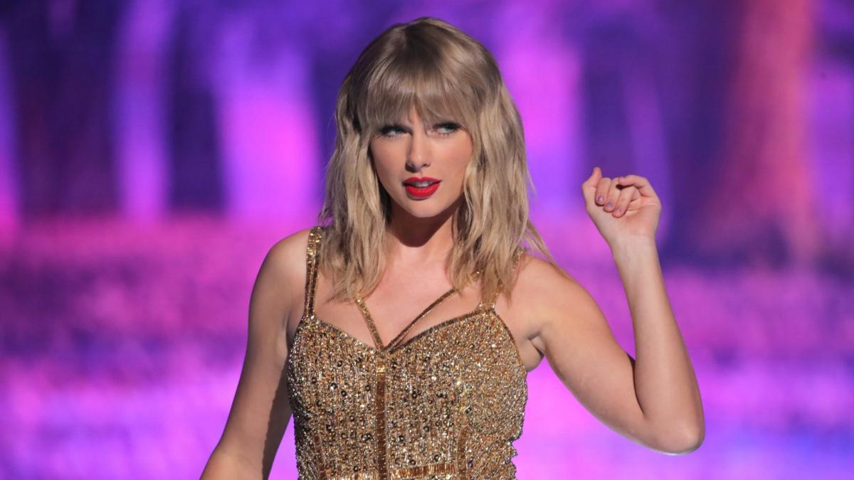 Live Wire: Taylor Swift tops poll of potential Super Bowl