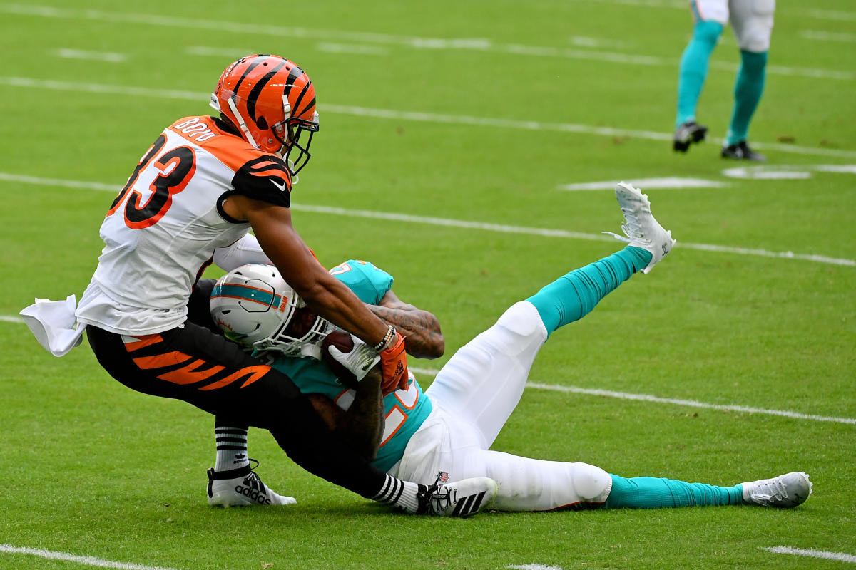 Miami Dolphins cornerback Xavien Howard (25) lines up for the play during  an NFL football game against the Cincinnati Bengals, Thursday, Sept. 29,  2022, in Cincinnati. (AP Photo/Emilee Chinn Stock Photo - Alamy