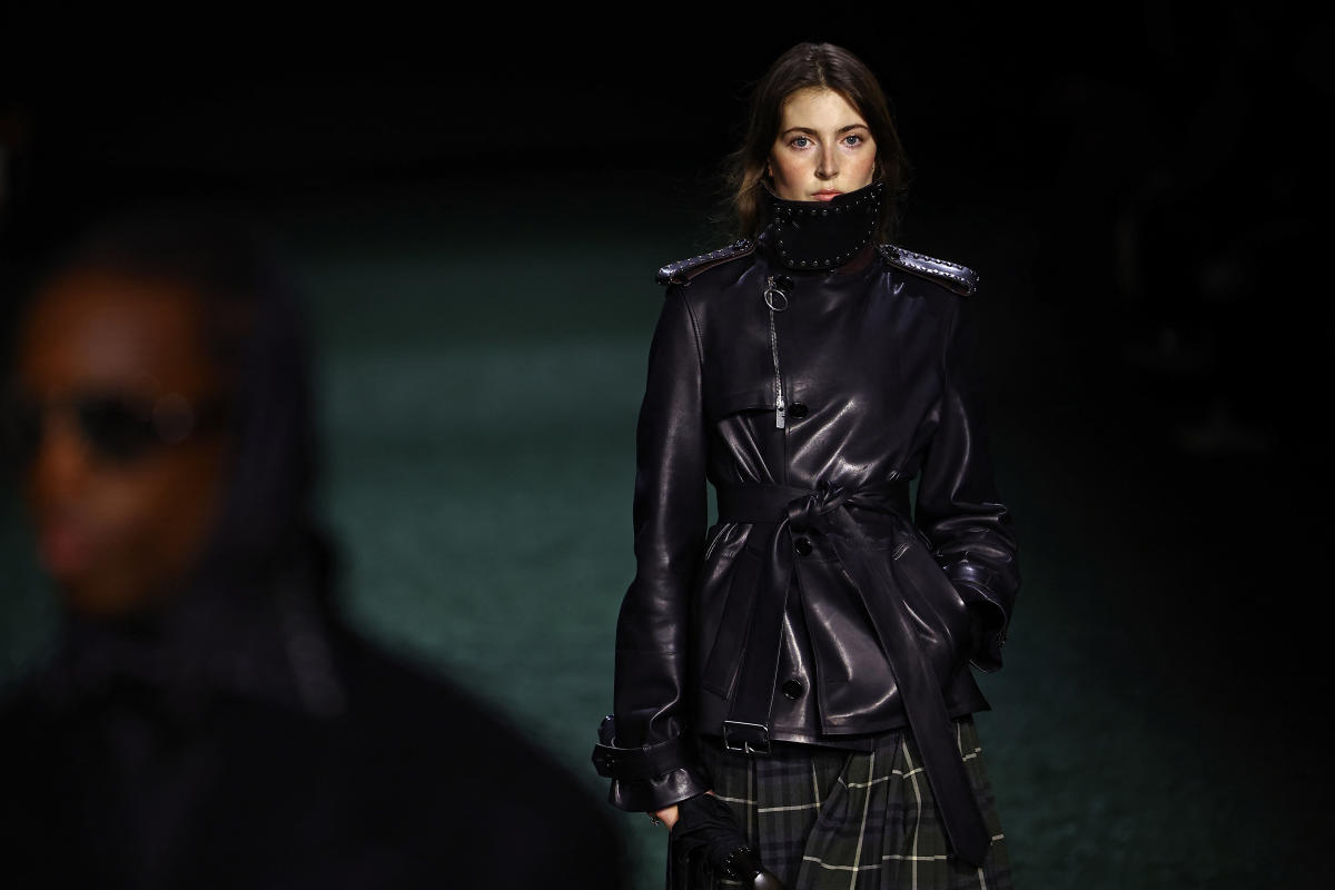 A New Face Walked the Burberry Runway Show in London: Phoebe Philo’s ...