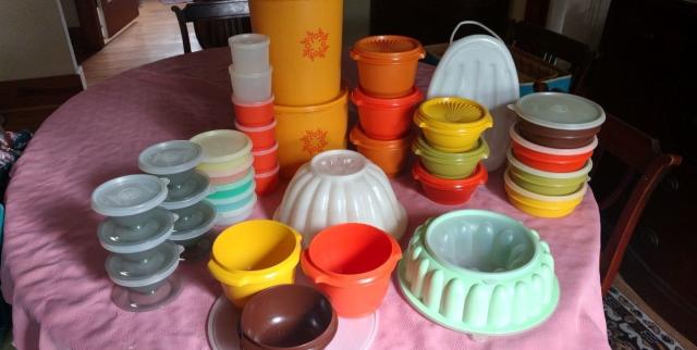 VINTAGE Tupperware Bowls with Lids - household items - by owner