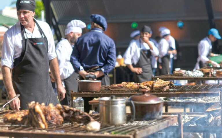 El campeonato de asadores tendrá como objetivo la cocción de distintos cortes de vacuno, cordero y cerdo, con un mismo tipo de parrilla y elementos de cocina