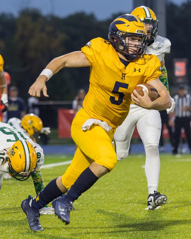 Best football game of quarterback's life lifts Hartland past Howell