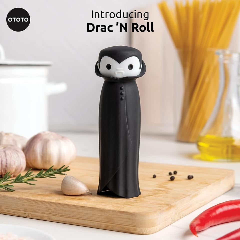 OTOTO Drac N' Roll Vampire Garlic Roller