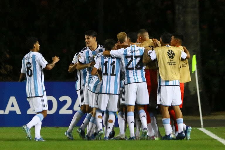 La selección argentina busca iniciar la Fase Final del Preolímpico Sub 23 con una victoria ante el conjunto local, Venezuela