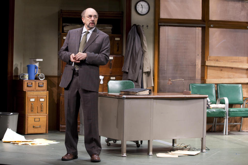 This undated publicity photo released by Jeffrey Richards Associates shows Richard Schiff in a scene from "Glengarry Glen Ross" at the Gerald Schoenfeld Theatre in New York. (AP Photo/Jeffrey Richards Associates)