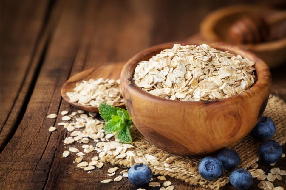 Something as simple as switching to oatmeal at breakfast can do a lot for your health. kuvona – stock.adobe.com