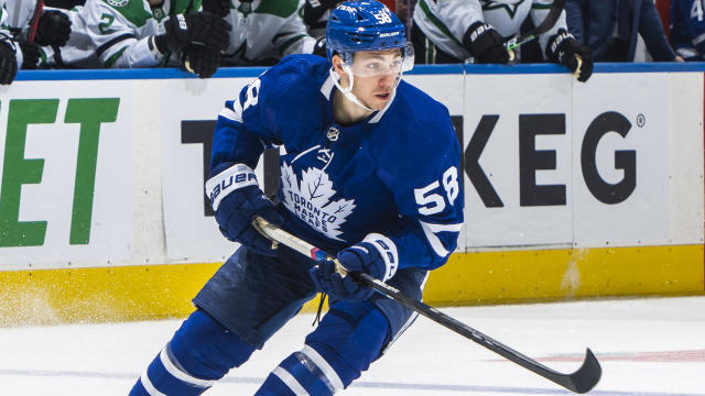 Leafs' Michael Bunting nets power-play hat trick in shutout win over