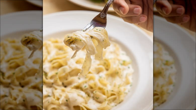 Fettucine Alfredo at The Cheesecake Factory