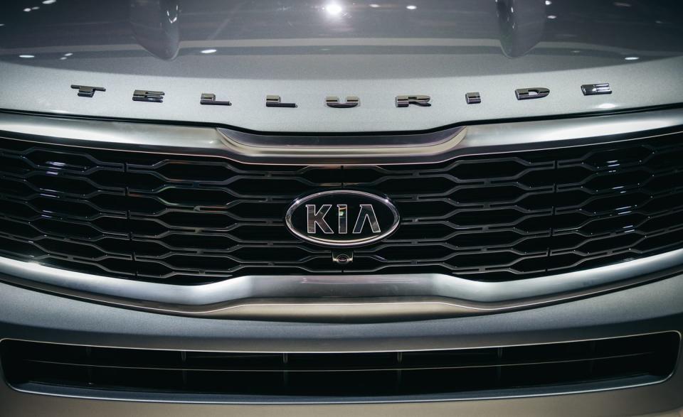 <p>Among SUVs, few are more elegant than the full-size Range Rover. Kearns admits that the Range's grille was an inspiration behind the Telluride's, though he didn't exactly trace its design onto the Kia's face. The grille's square opening and the hexagonal patterns are familiar, as is the use of wide-spaced capital letters spelling out "Telluride" on the leading edge of the hood.</p>