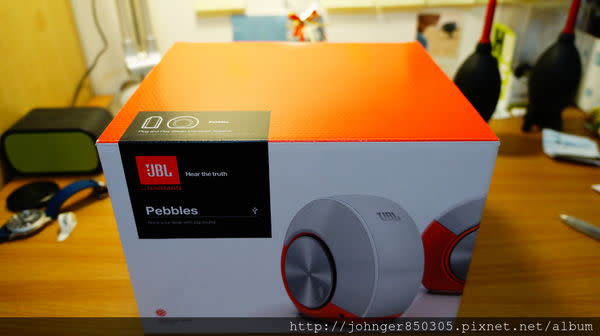 JBL Pebbles 老牌大廠的時尚電腦喇叭！（開箱）