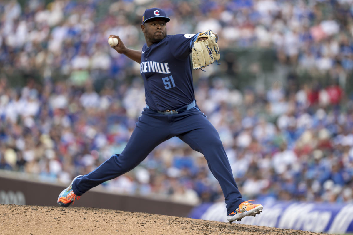 Cubs release reliever Héctor Neris, avoid M vesting option for 2025