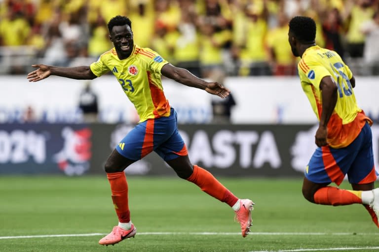 Davinson Sanchez celebrates after scoring <a class="link " href="https://sports.yahoo.com/soccer/teams/colombia-women/" data-i13n="sec:content-canvas;subsec:anchor_text;elm:context_link" data-ylk="slk:Colombia;sec:content-canvas;subsec:anchor_text;elm:context_link;itc:0">Colombia</a>'s second goal in a 3-0 win over <a class="link " href="https://sports.yahoo.com/soccer/teams/costa-rica-women/" data-i13n="sec:content-canvas;subsec:anchor_text;elm:context_link" data-ylk="slk:Costa Rica;sec:content-canvas;subsec:anchor_text;elm:context_link;itc:0">Costa Rica</a> on Friday (Omar Vega)