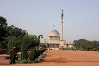 Indien: Rashtrapati Bhavan. Ort: Neu-Delhi. Aktueller Bewohner: Präsident Pranab Mukherjee. Interessant: Mit einer Fläche von 1,2 Quadratkilometern ist Rashtrapati Bhavan das weltweit größte präsidiale Anwesen.