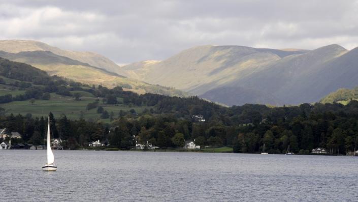 Vista mirando hacia el extremo norte de Windermere en el Parque Nacional Lake District, octubre de 2008