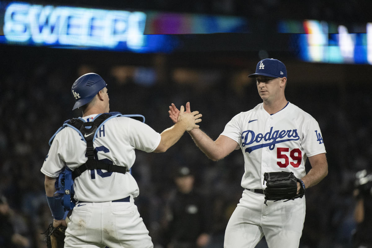 Mookie Betts belts two home runs, Dodgers score five runs in 10th