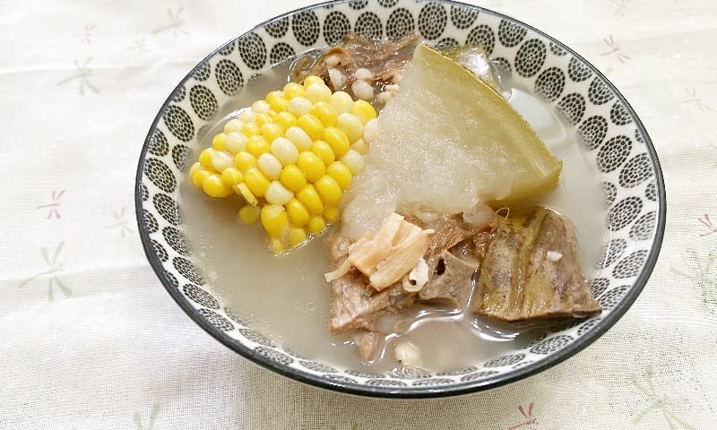 湯水食譜│鮮蓮蓬老冬瓜薏米湯 加一樣材料更鮮美