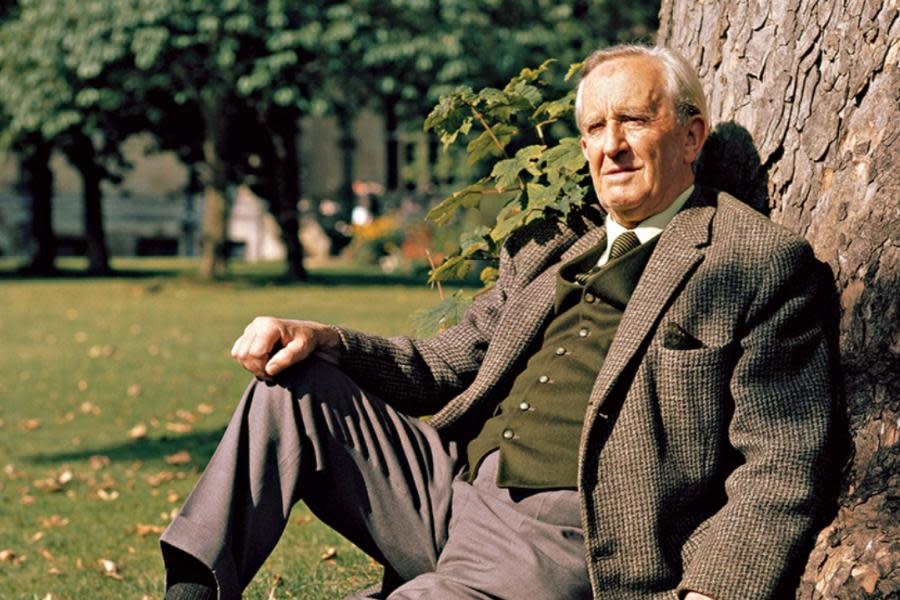 Fans recuerdan a J.R.R. Tolkien, autor de El Señor de los Anillos, en el aniversario 50 de su muerte