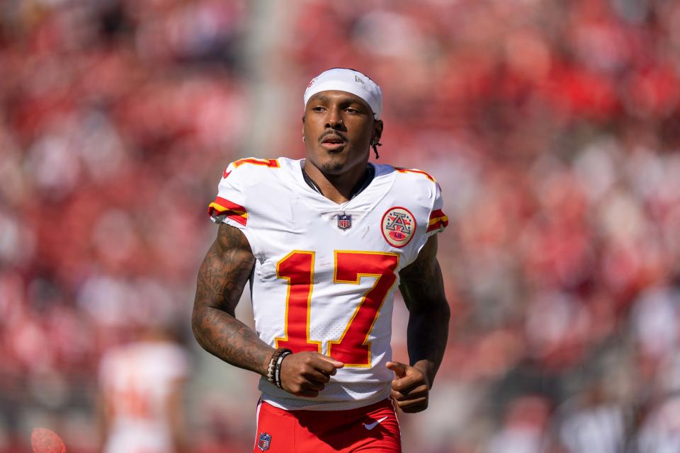 October 23, 2022; Santa Clara, California, USA; Kansas City Chiefs wide receiver Mecole Hardman (17) before the game against the <a class="link " href="https://sports.yahoo.com/nfl/teams/san-francisco/" data-i13n="sec:content-canvas;subsec:anchor_text;elm:context_link" data-ylk="slk:San Francisco 49ers;sec:content-canvas;subsec:anchor_text;elm:context_link;itc:0">San Francisco 49ers</a> at Levi’s Stadium. Mandatory Credit: Kyle Terada-USA TODAY Sports
