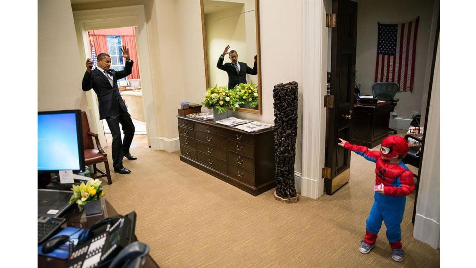 Barack Obama, el encantador de niños