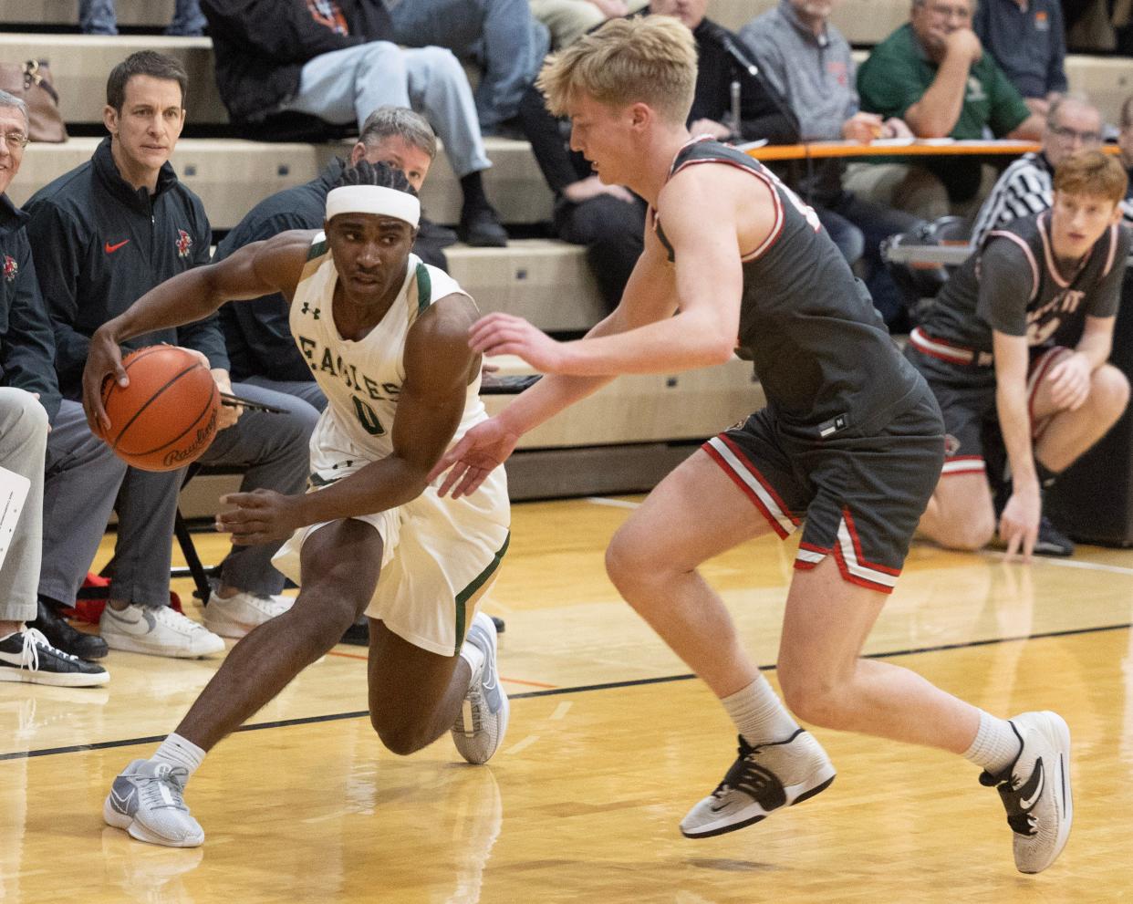 GlenOak's Ja’Corey Lipkins handles the ball vs. Mentor.