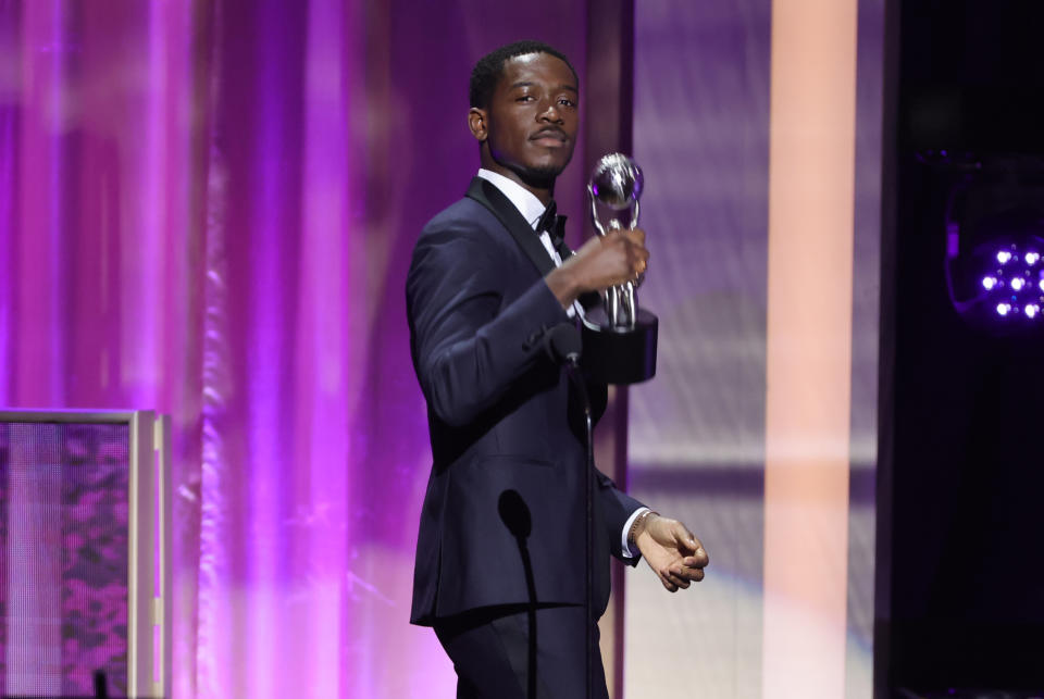 Damson Idris accepting his NAACP Image award