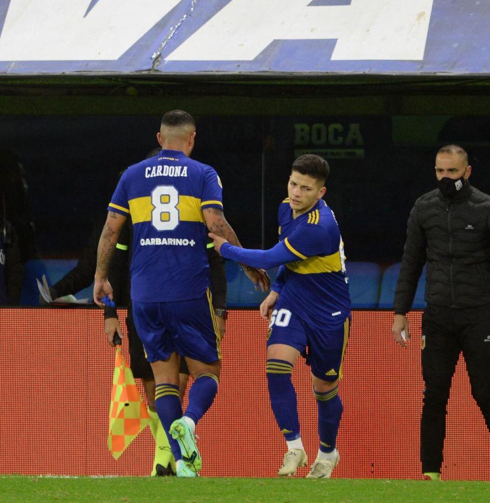 Juan Pablo Cabaña, con la camiseta 60 y su debut en la Primera de Boca de la mano de Battaglia, reemplazando a Cardona