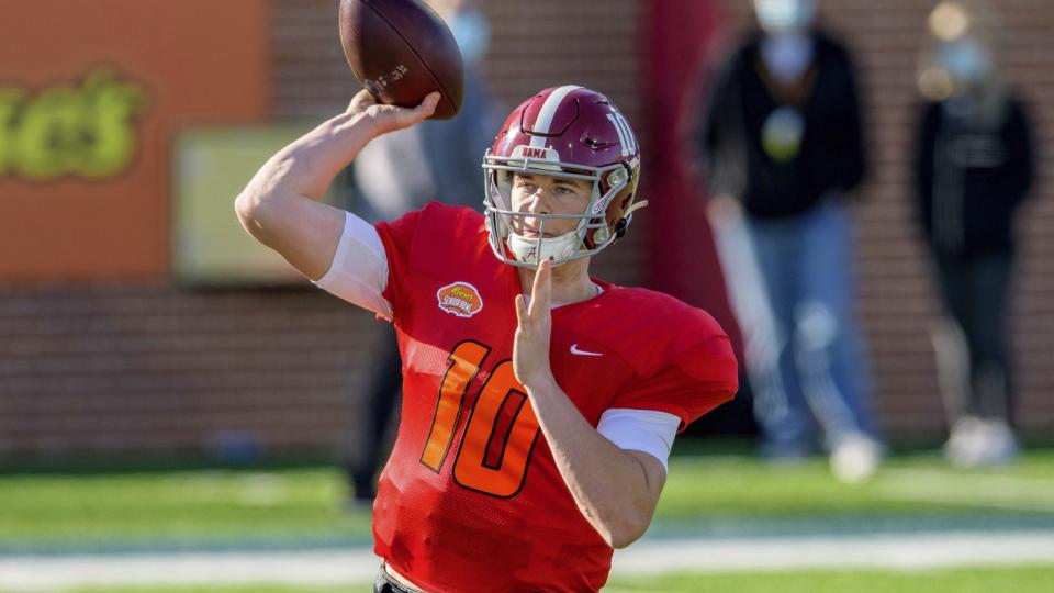 Alabama quarterback Mac Jones of Alabama throws during Senior Bowl practice.