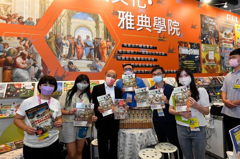 行政院長蘇貞昌今（5）日參觀「2022台北國際書展」。（圖／行政院提供)