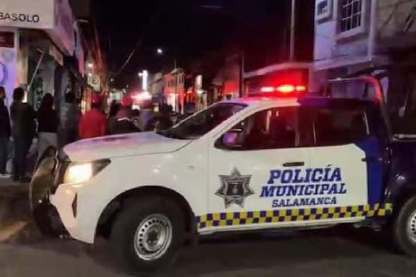 Operativo tras ataque armado en una barbería en Salamanca, Guanajuato.