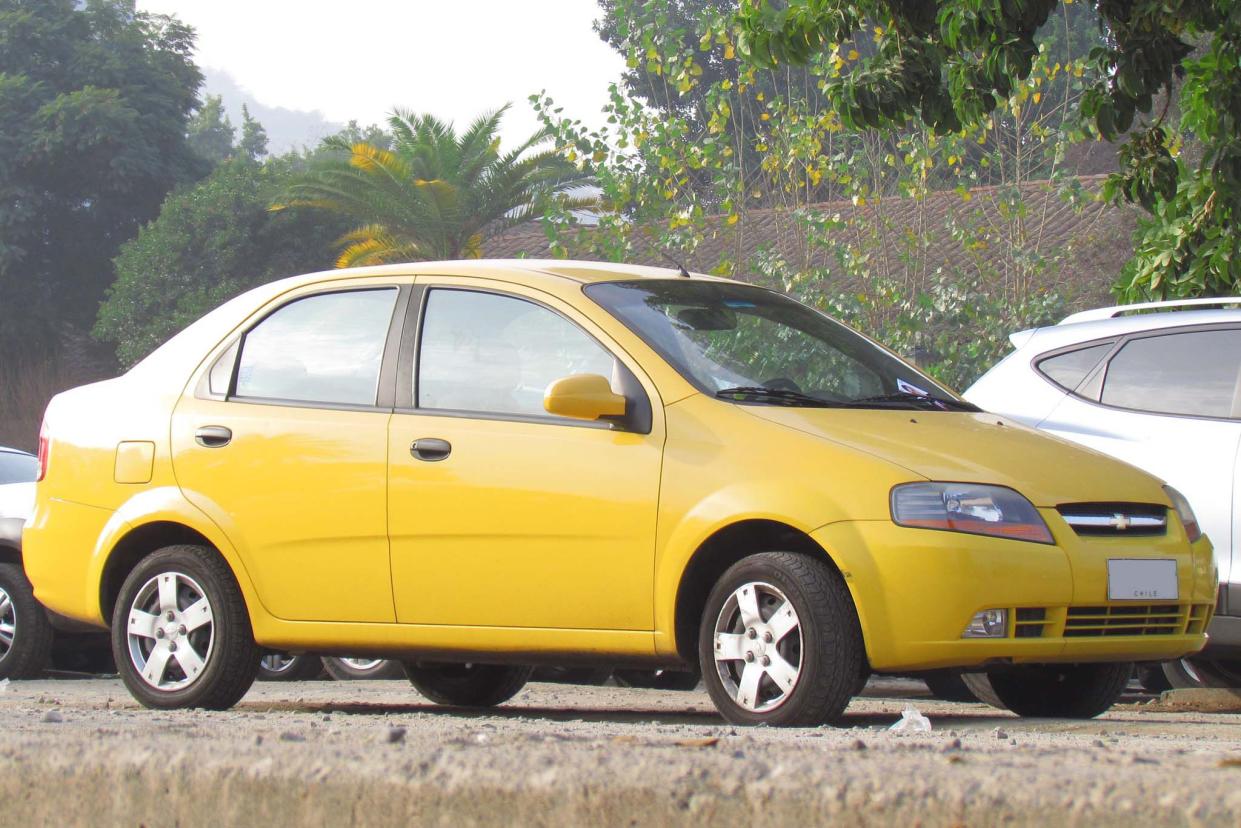 yellow pontiac g3