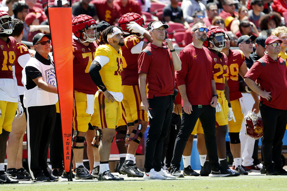 LOS ANGELES, CA - APRIL 23: Caleb Williams (13), USC quarterback, and head coach Lincoln Riley, in the USC Football Spring Game at the Los Angeles Memorial Coliseum on Saturday, April 23, 2022 in Los Angeles, CA. (Gary Coronado / Los Angeles Times via Getty Images)