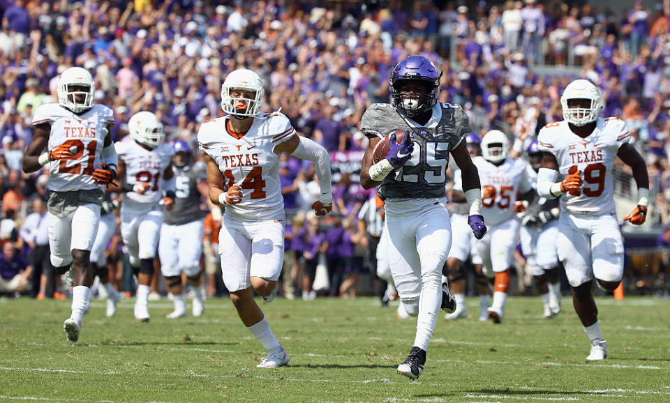 KaVontae Turpin of the TCU Horned Frogs carries the ball for a touchdown. (Getty Images)