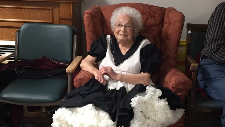 Annapolis Valley woman celebrates 105th birthday with square dance party