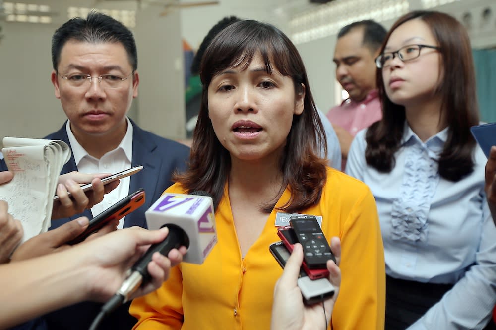 Deputy Education Minister Teo Nie Ching speaks to reporters at an event at SJKC Bercham in Ipoh October 2, 2019. — Picture by Farhan Najib