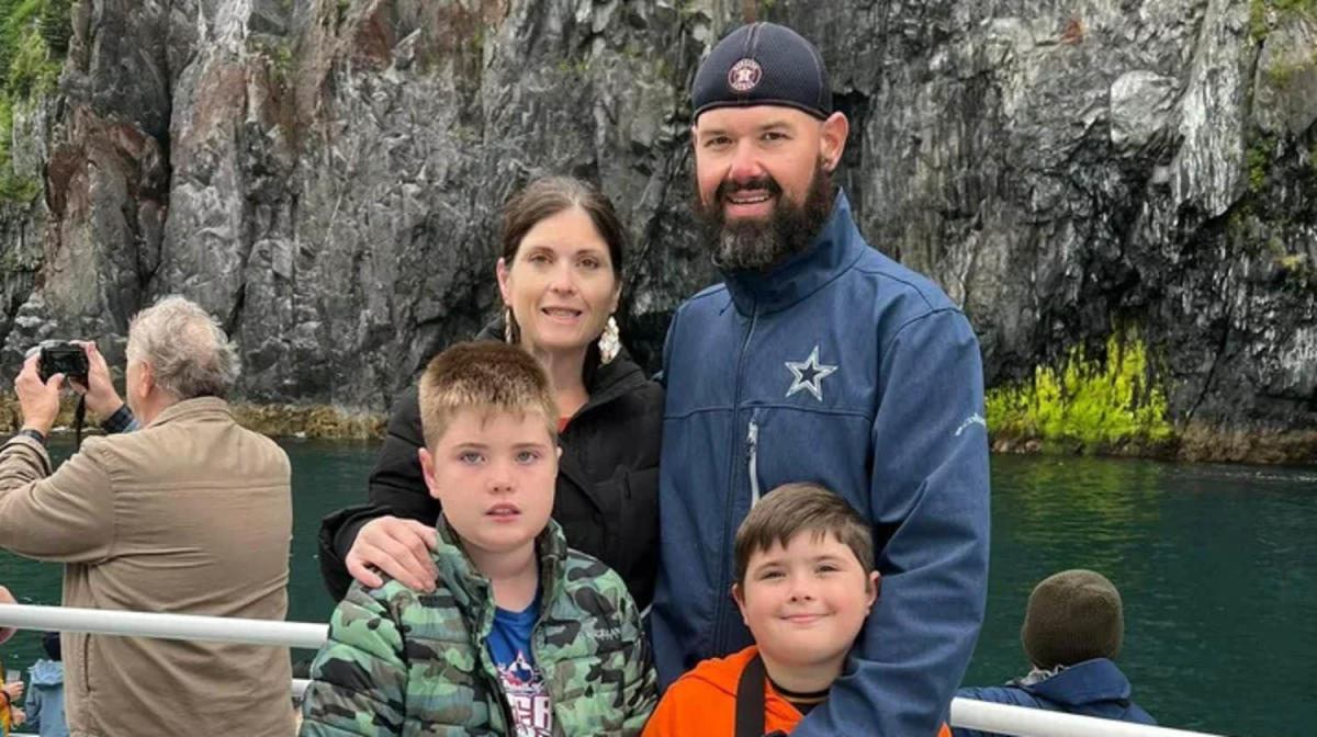 Texas couple and their 2 children missing after boat capsizes in Alaska