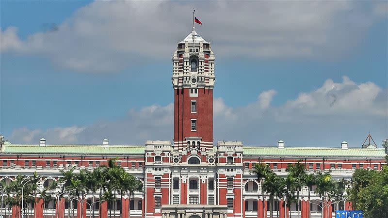 范男假冒總統府副秘書長打電話給上市櫃公司行騙。（圖／總統府提供）