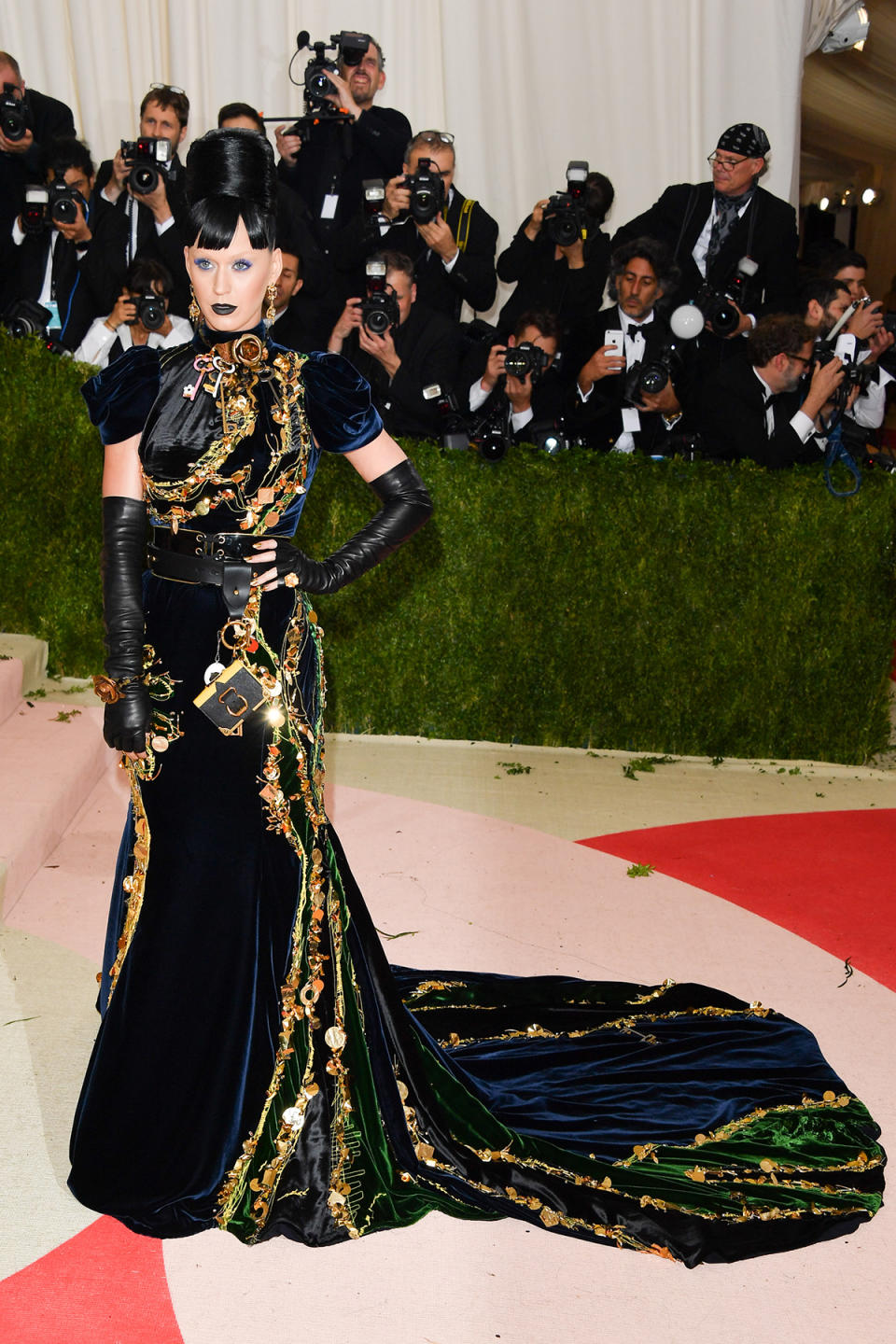 NEW YORK, NY - MAY 02:  Katy Perry 
attends the 'Manus x Machina: Fashion in an Age of Technology' Costume Institute Gala at the Metropolitan Museum of Art on May 2, 2016 in New York City.  (Photo by George Pimentel/WireImage)