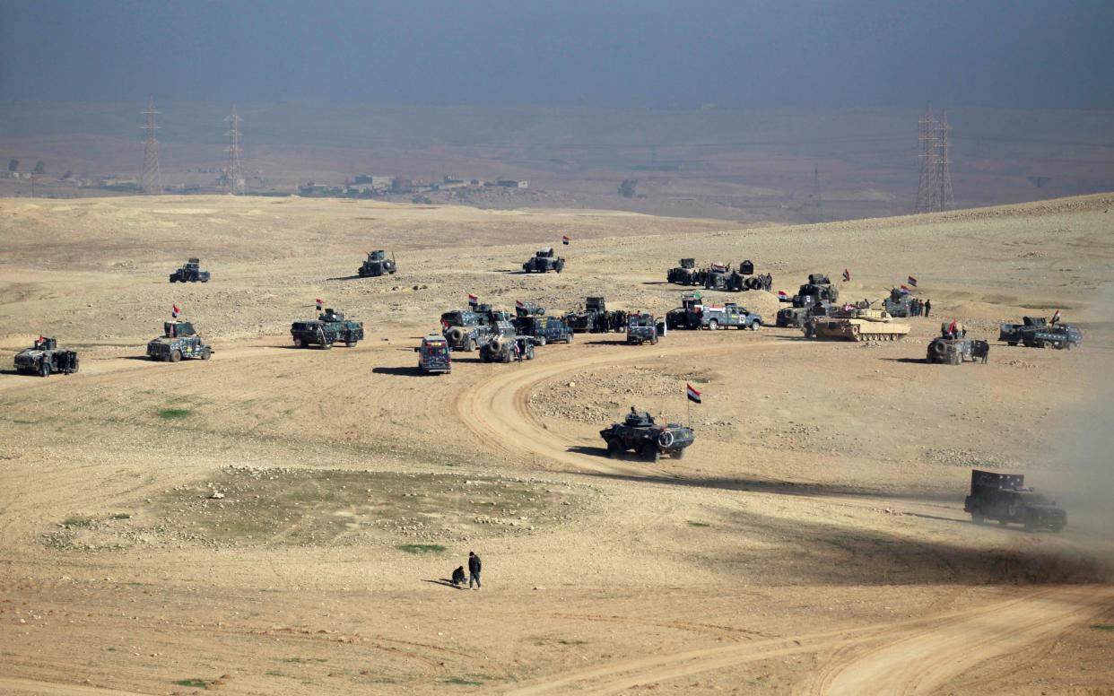 Iraqi security forces advance towards the south of Mosul - Khalid al Mousily/REUTERS