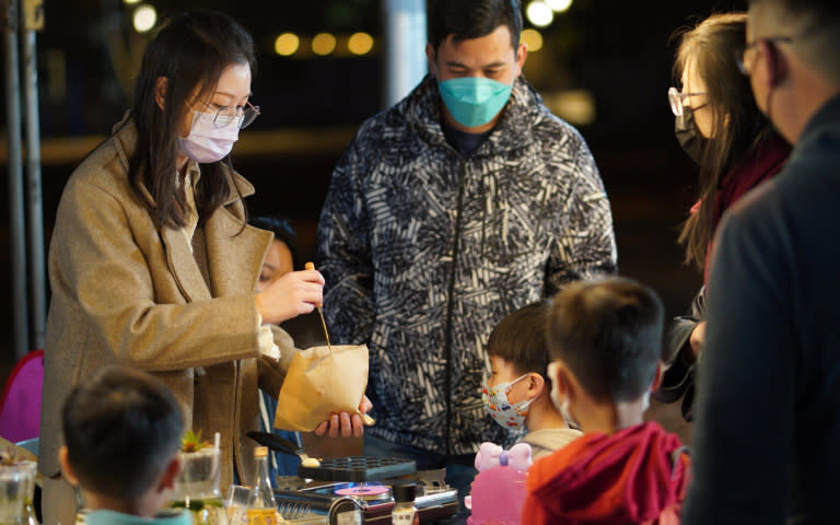 「香港年宵」將多項香港美食搬到高雄，讓民眾可以「吃不完兜著走」。（圖／高雄市政府提供）