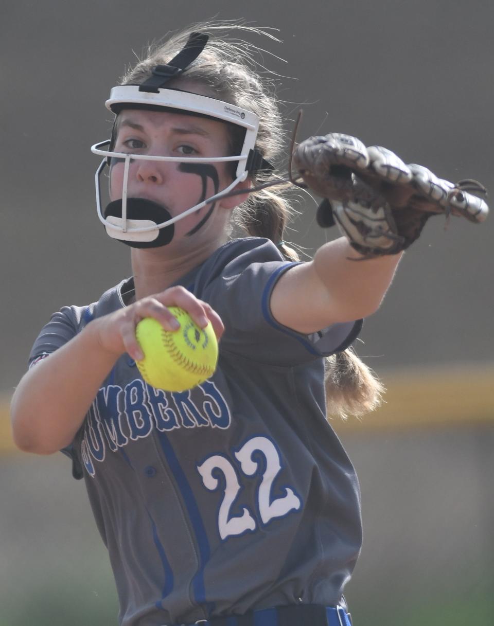 Bloomfield Ashlyn Wright delivers a pitch in the fourth inning  against Williamson.