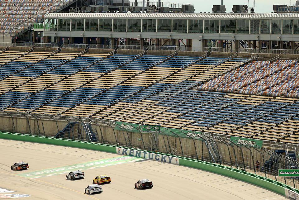 Kentucky Speedway albergó por última vez una carrera de NASCAR en 2020. Ahora es una instalación de almacenamiento para camionetas Ford sin terminar.  (Foto de Rob Carr/Getty Images)