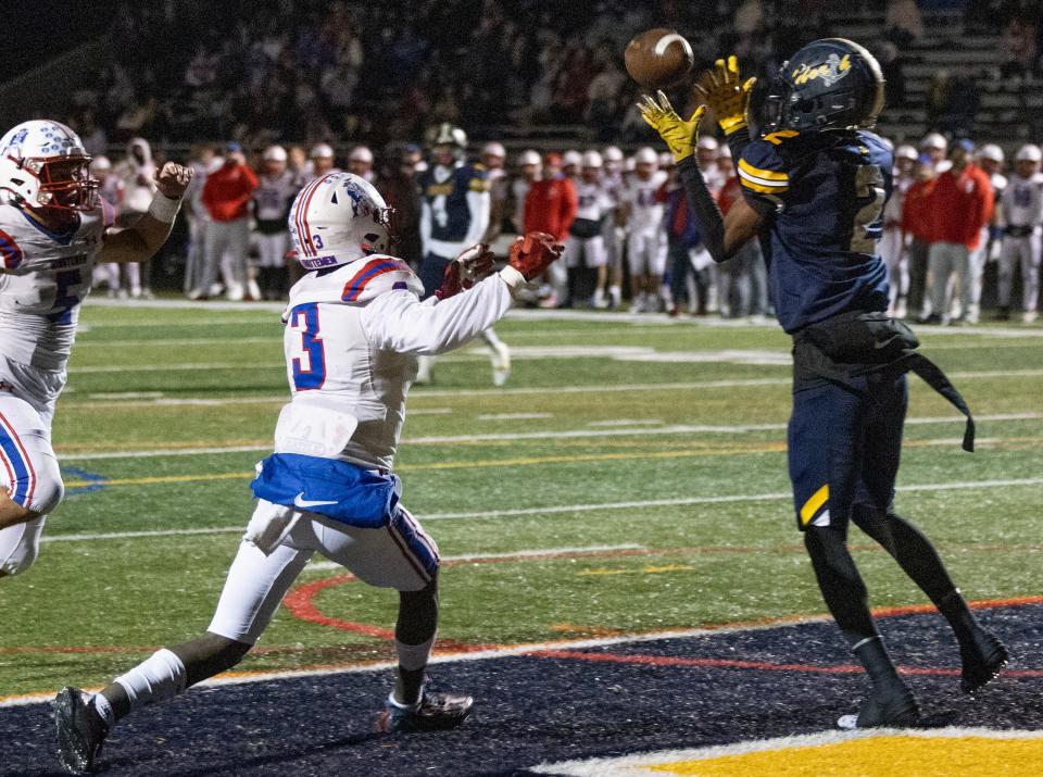 North’s Tareq Council pulls in a pass for a touchdown. Toms River North Football defeats Washington Township 49-14 to win NJSIAA Central Group 5 championship in Toms River, NJ on November 10, 2023.