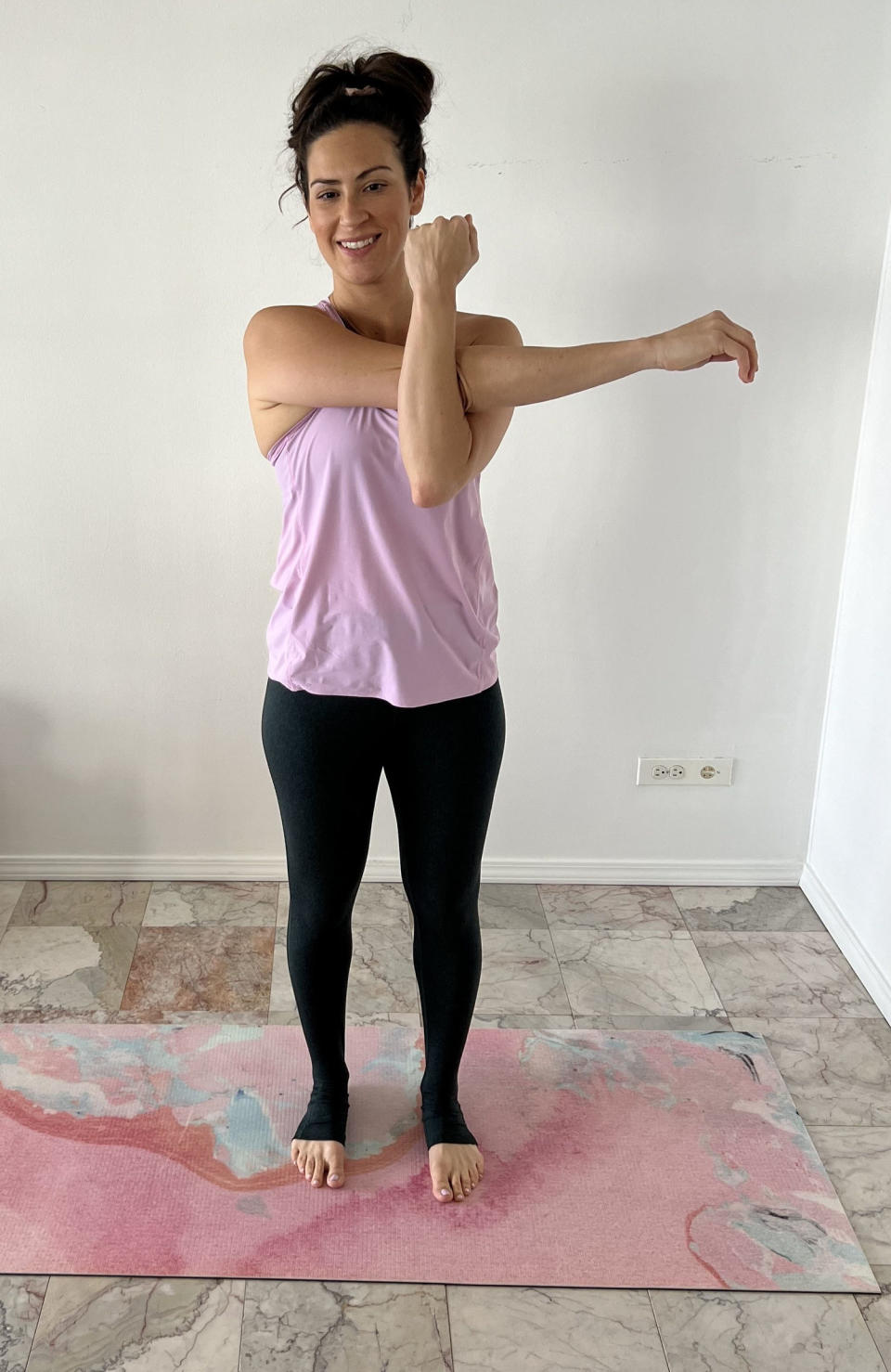 Cross body shoulder stretch flexibility 