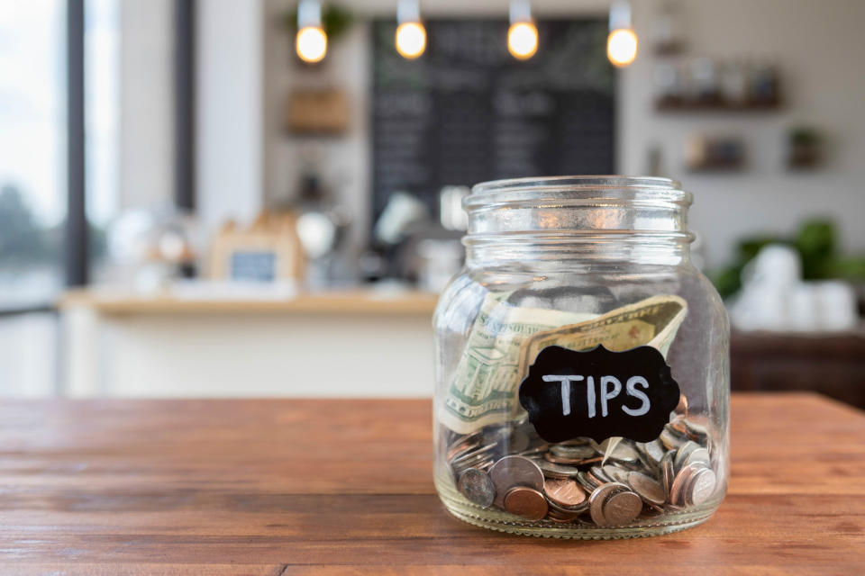 How to tip at bars?