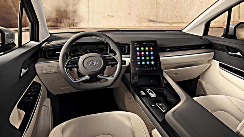 中央10.4吋觸控式影音主機為Custin全車系標配。(圖片來源/ Hyundai)