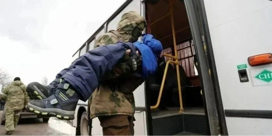 Russians kidnap Ukrainian children