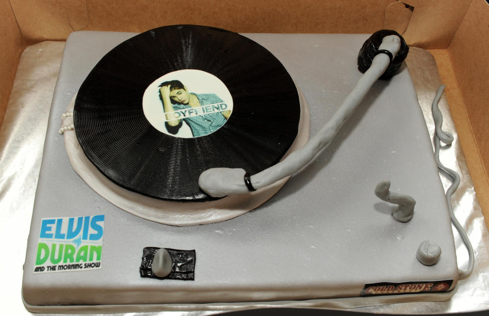 WEST HOLLYWOOD, CA - MARCH 24: A cake for singer Justin Bieber is shown at an interview with Elvis Duran for "The Elvis Duran Morning Show" at Bagatelle Restaurant on March 24, 2012 in West Hollywood, California. (Photo by Kevin Winter/Getty Images)